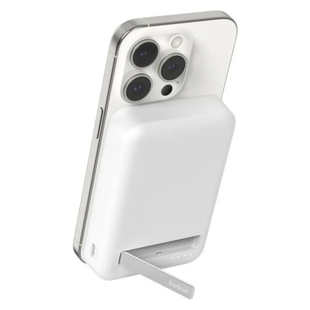 Belkin BoostCharge Pro Kabelloses Ladegerät Weiß