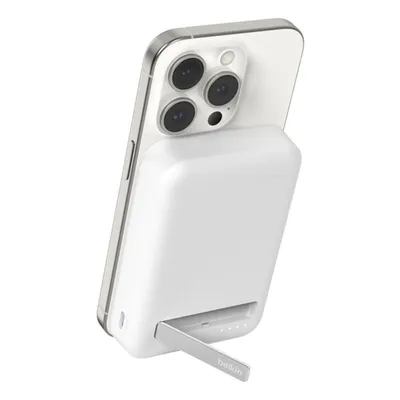 Belkin BoostCharge Pro Kabelloses Ladegerät Weiß