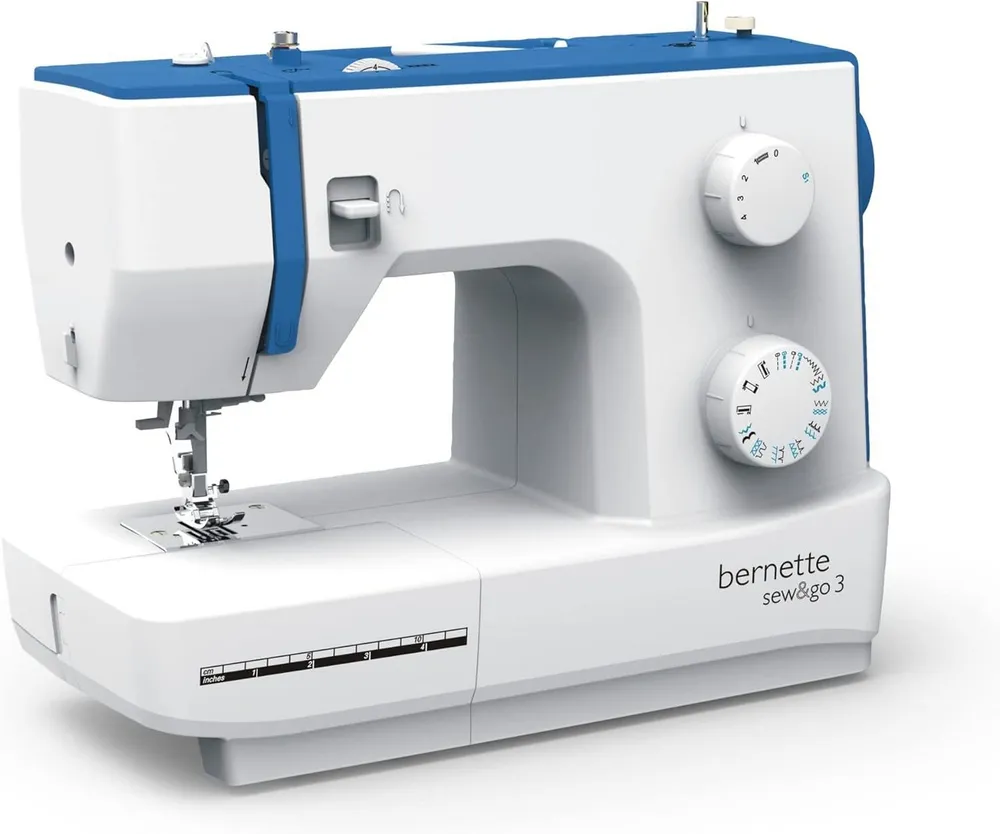 Bernette Freiarm-Nähmaschine sew&go 3 - Einfädelautomatik, Fadenabschneider, einfache Bedienung, 19 Programme, Einstellbar: Stichlänge, Fadenspannung, Nähfußdruck - 4 Nähfüße