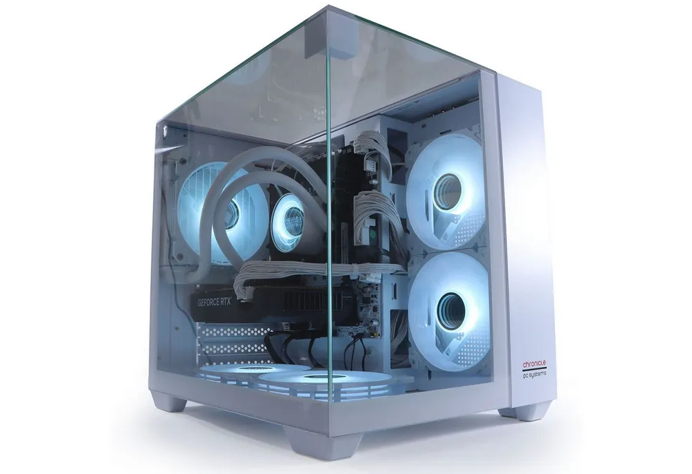 Chronicle GAMING PC TRIORAMA RTX 3050 16GB 240GB Wasserkühlung Weiß PC (Intel INTEL XEON E5, NVIDIA RTX 3050 6 GB, 16 GB GB RAM, 240 GB SSD, Wasserkühlung)