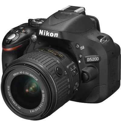 Nikon D5200 + AF-S DX 18-55 mm F/3.5 VR Objektiv