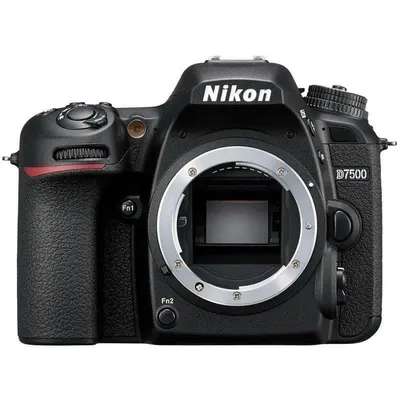 Spiegelreflexkamera Nikon D7500 20,9MP 4K WiFi Bluetooth AF 51 Punkte + 18-140mm VR