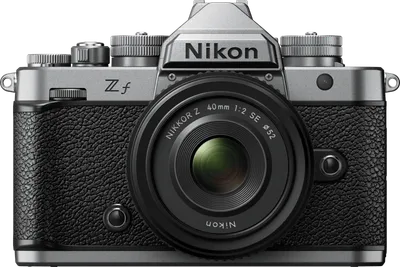 Nikon Z f Silber + NIKKOR Z 40mm f/2.0