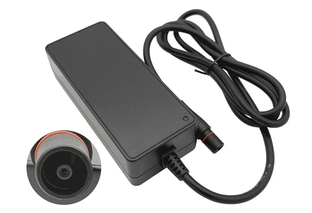 PowerSmart Batterie-Ladegerät (54,6V 2A für Ninebot G3 F3 GT3)