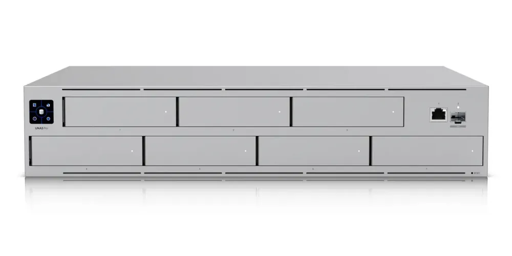 UNAS-Pro max. 7 HDD, 10G SFP+ uplink, 2HE 19""